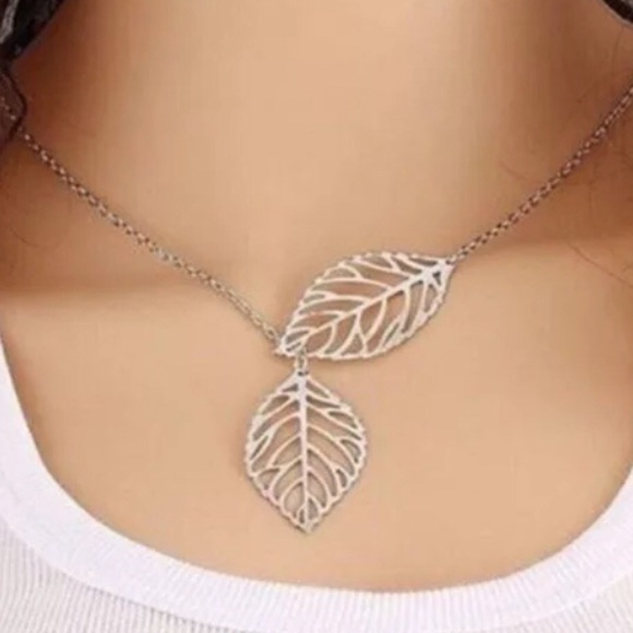 Double leaf necklace silver tone NWT - Picture 4 of 9